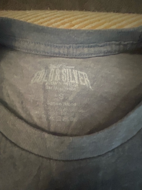 Gold & Silver Pawn Shop crop Graphic Tee - Light Blue - Picture 2 of 2